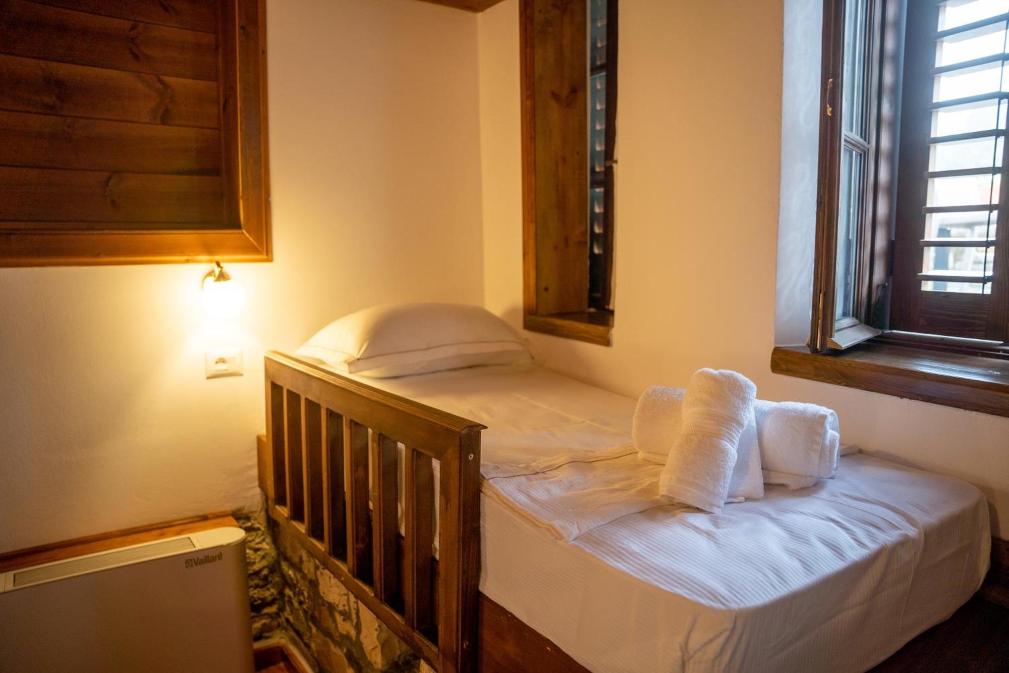 Hotel Kapllani Berat Habitación foto