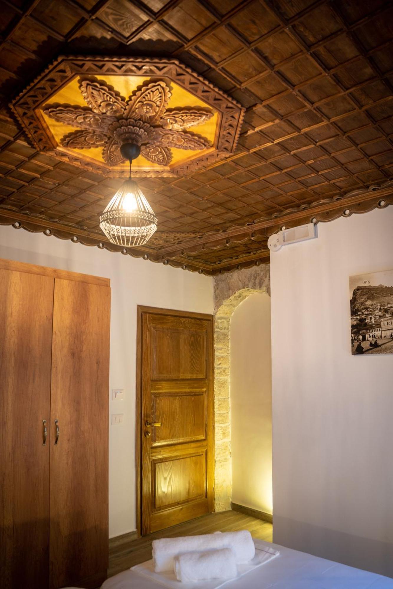 Hotel Kapllani Berat Habitación foto