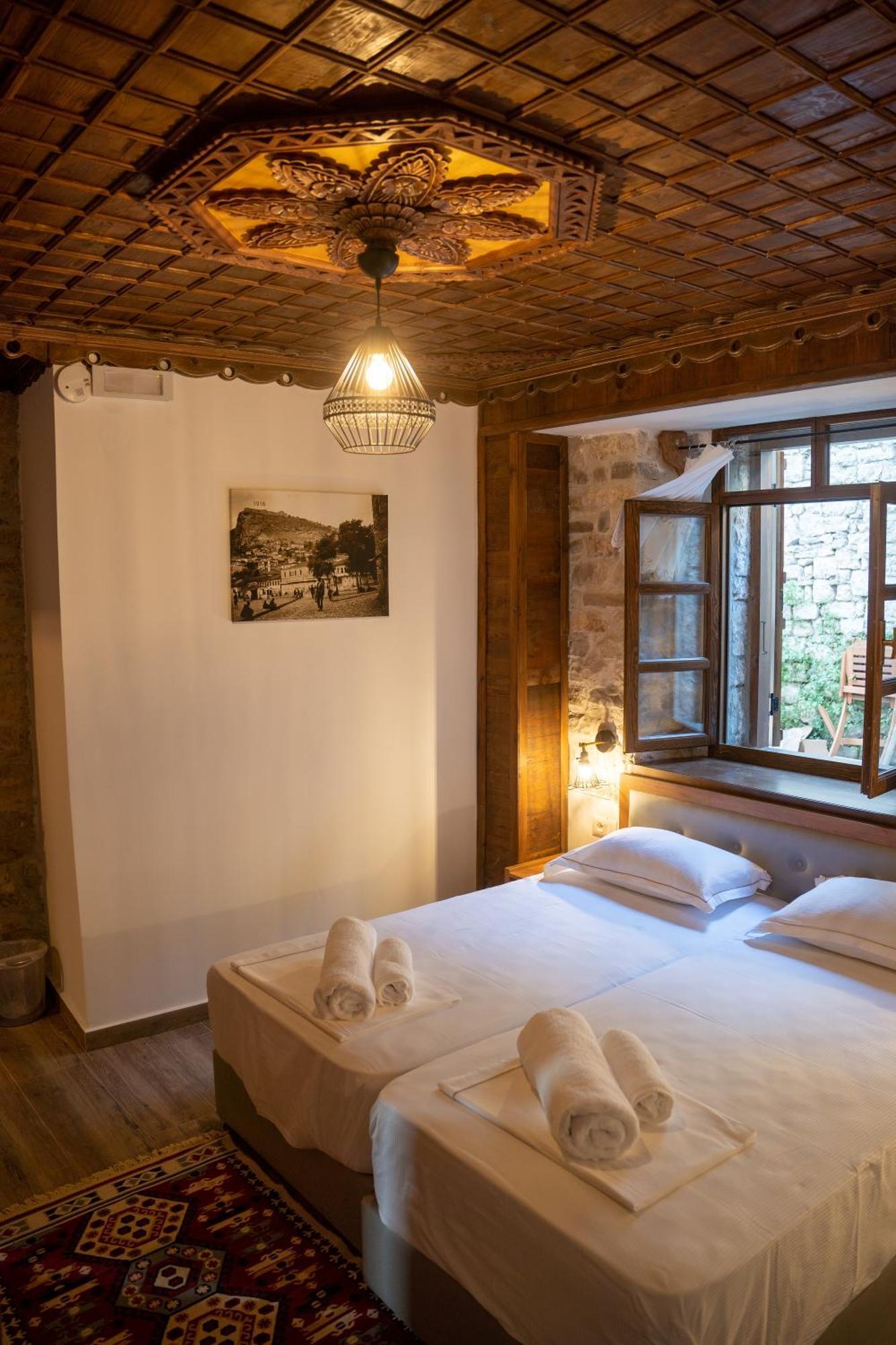 Hotel Kapllani Berat Habitación foto